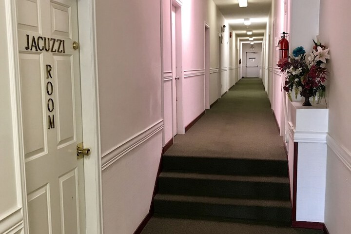 Ballroom/Hall 38 of 42