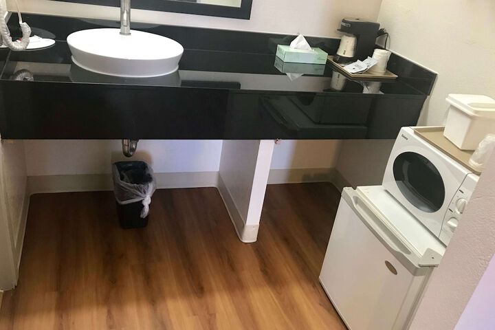 Room 8 of 31