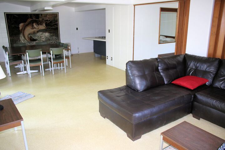 Room 48 of 92