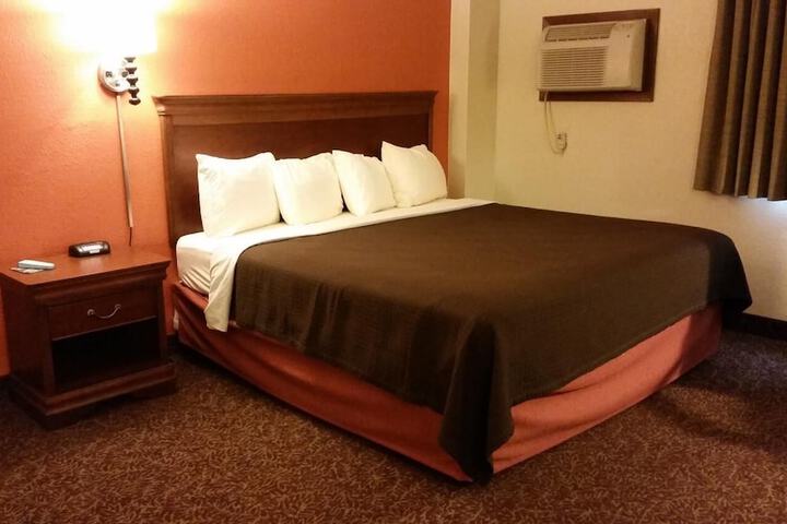 AmericInn by Wyndham Forest Lake
