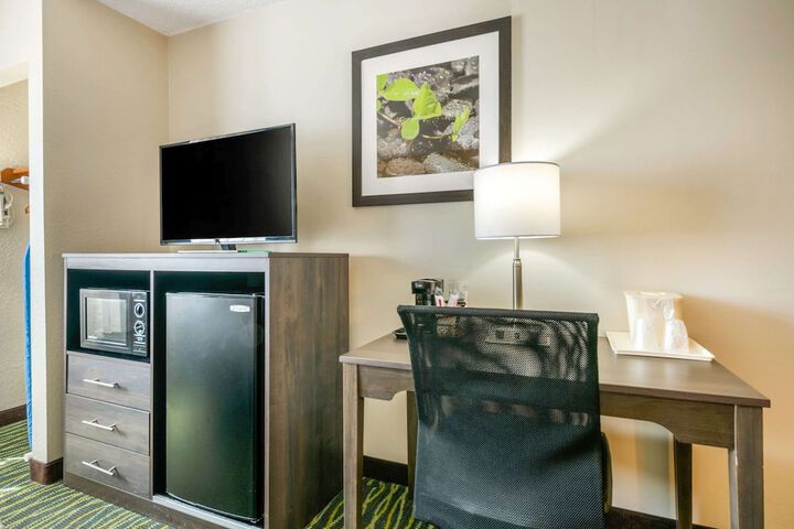 Quality Inn & Suites Leesburg Chain of Lakes