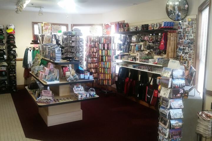 Gift Shop 67 of 75