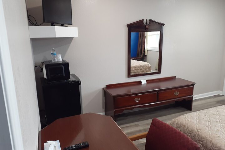 Room 27 of 35