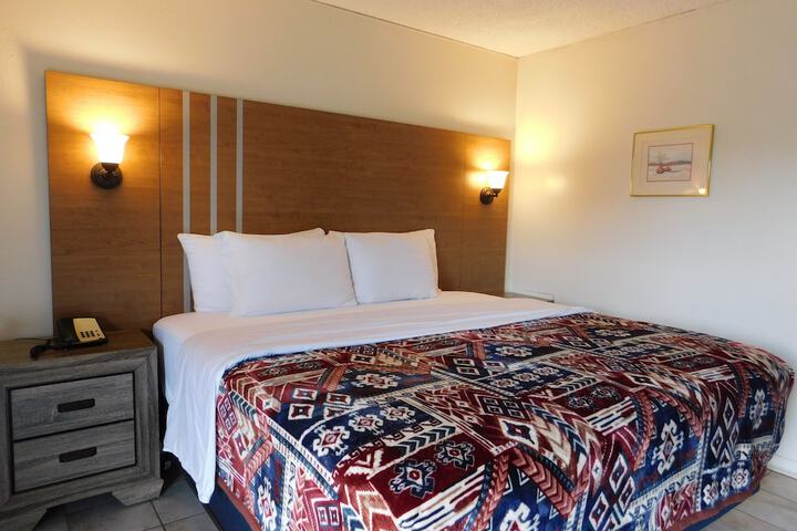Room 17 of 41