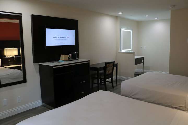 Room 26 of 32