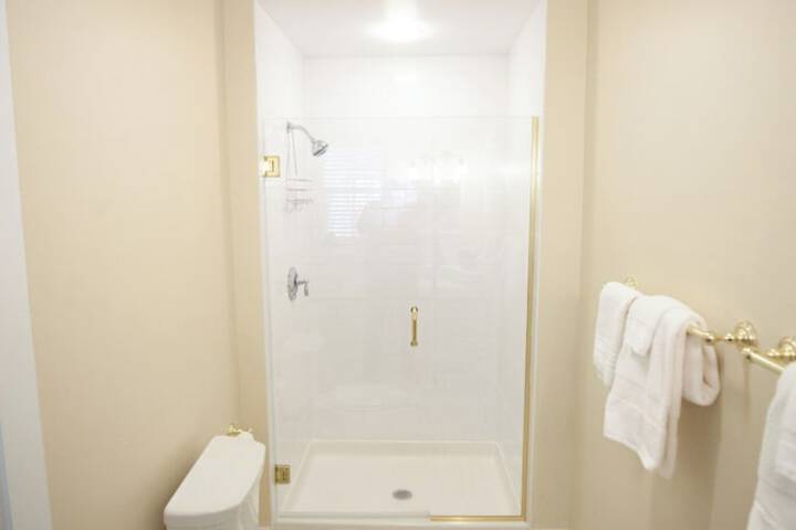 Room 32 of 40
