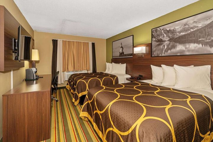 Super 8 by Wyndham Superior WI