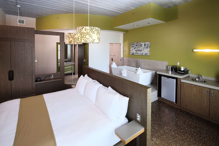 Room 18 of 51