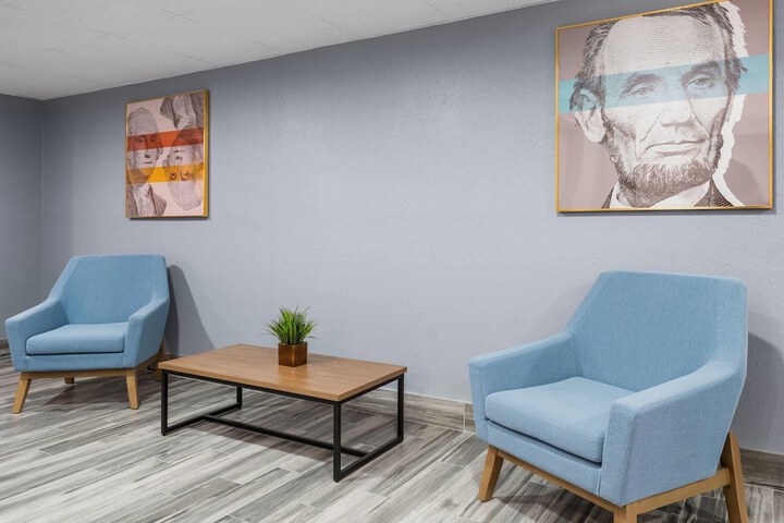 AmericInn by Wyndham Urbana / Champaign University Area