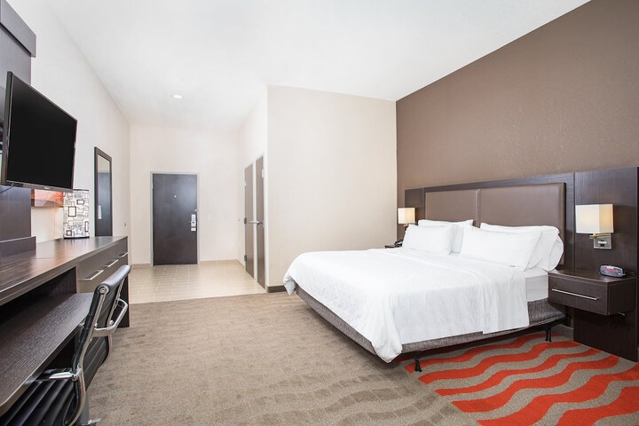 Holiday Inn Express & Suites Glasgow by IHG