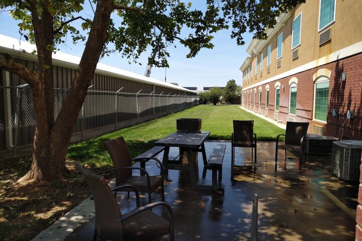 Terrace/Patio 68 of 70