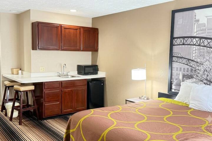 Super 8 by Wyndham Harrison OH