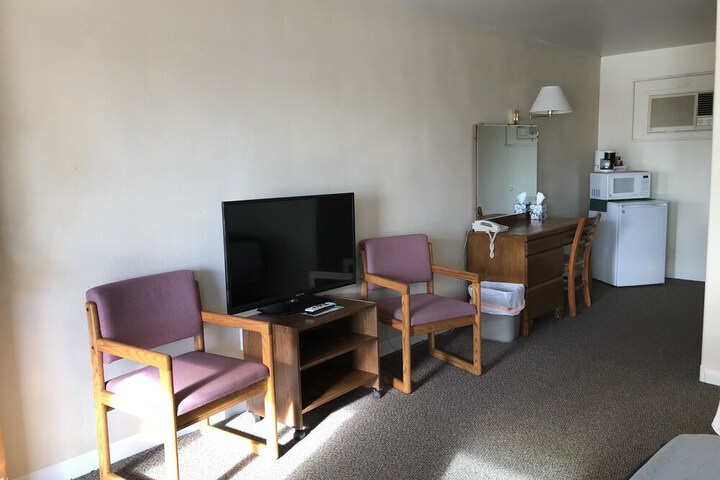 Room 16 of 33
