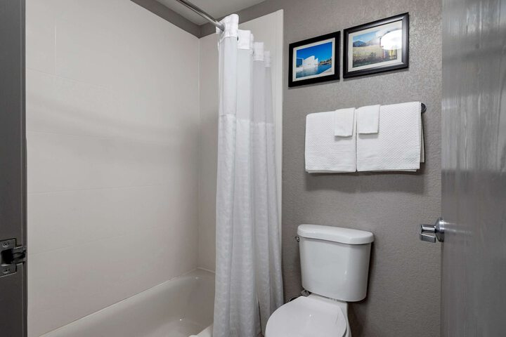Room 10 of 41
