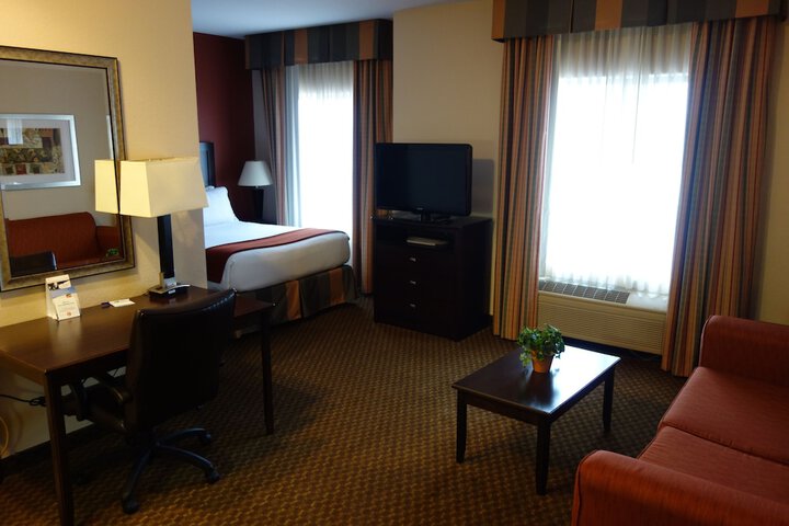 Room 14 of 27