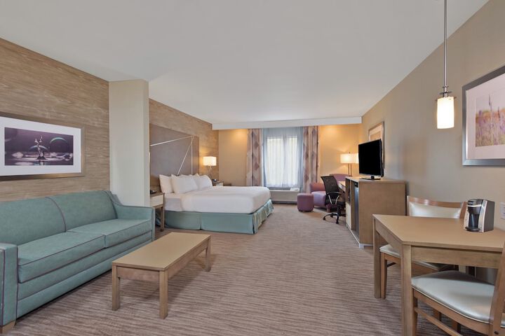 Holiday Inn Express & Suites New Cumberland by IHG