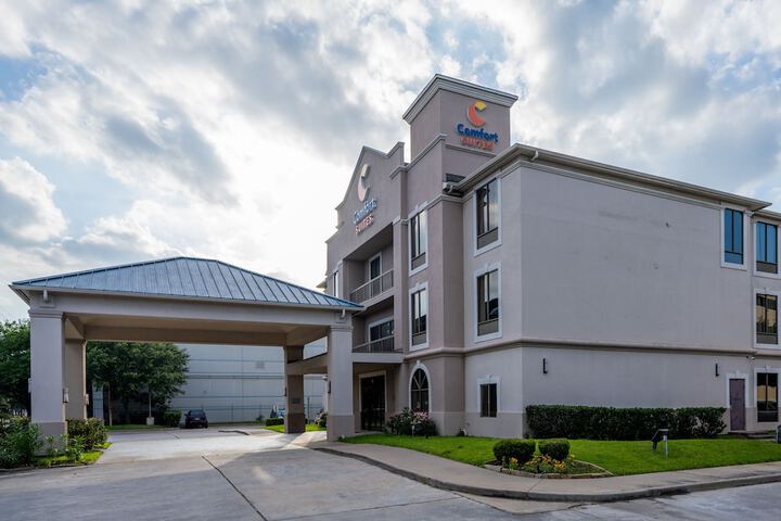 Hotel 5 of 105