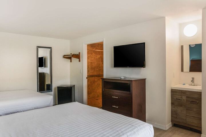 Room 28 of 32