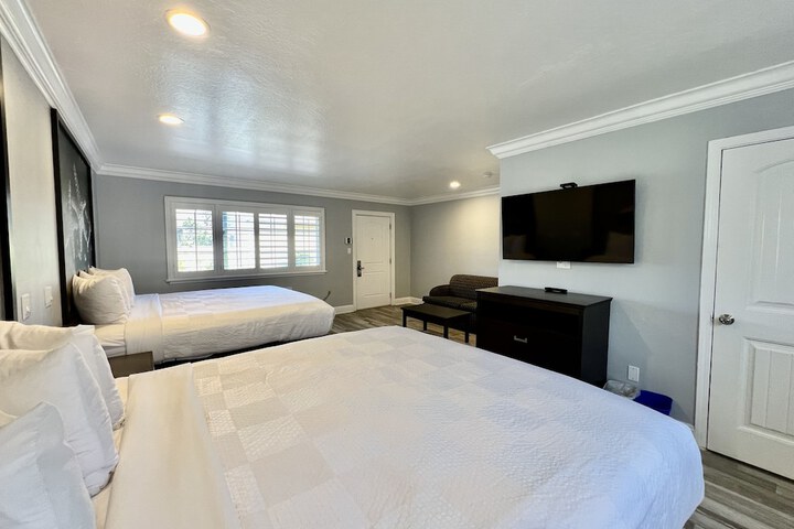 Room 128 of 152