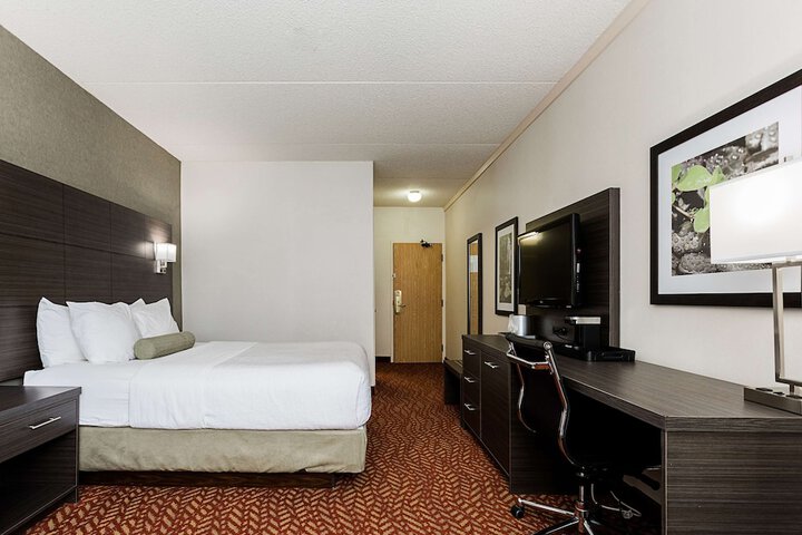 Room 26 of 100