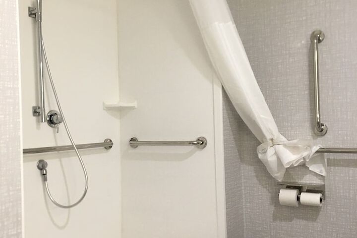 Room 8 of 15