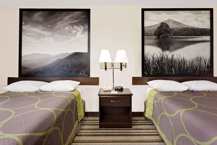 Room 12 of 20