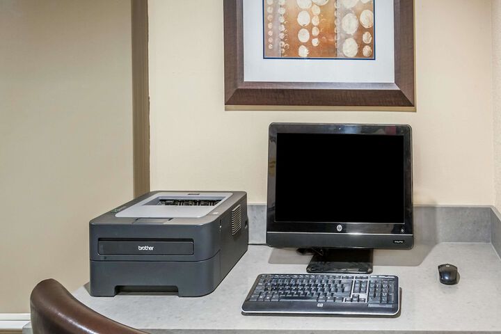 Business Center 18 of 18