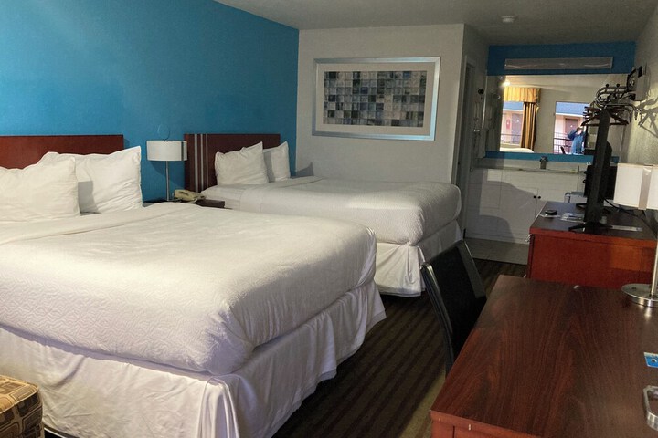 Woodward Inn & Suite