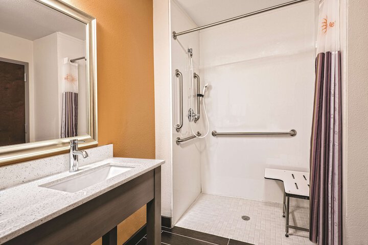 Room 18 of 27