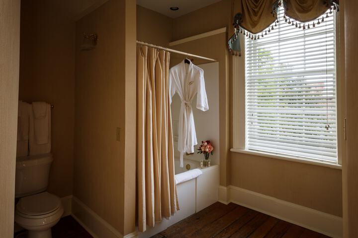 Room 125 of 158