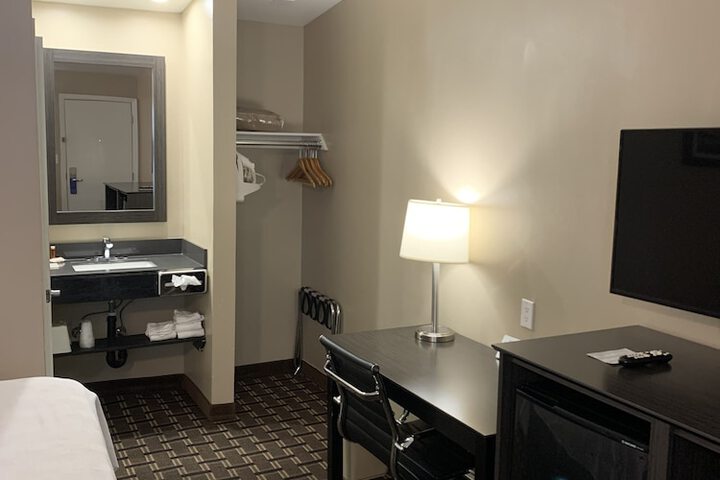 Room 36 of 46