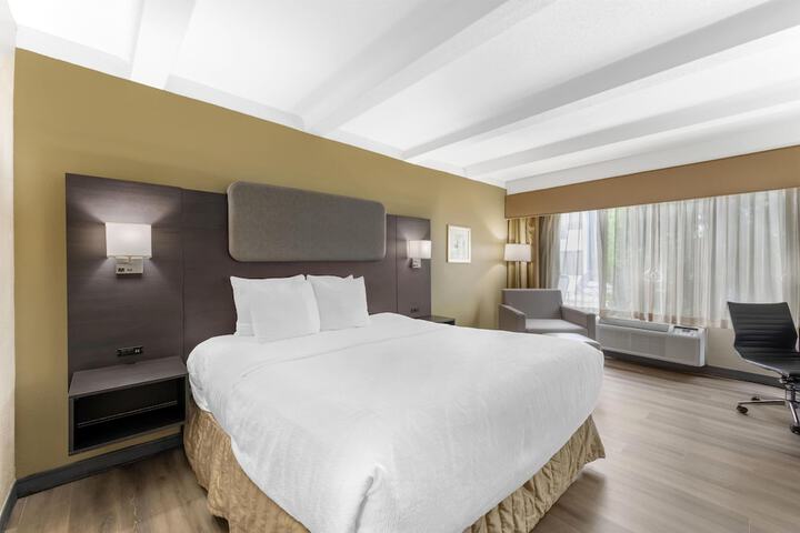 Best Western Plus Madison-Huntsville Hotel