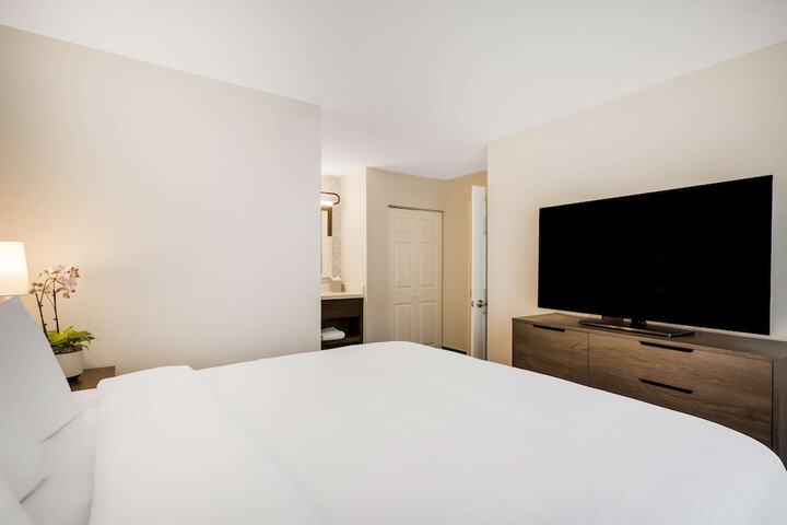 Room 25 of 60