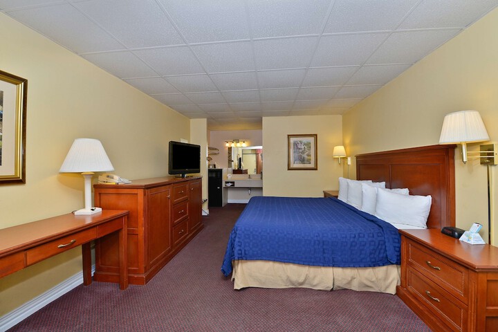 Room 10 of 16