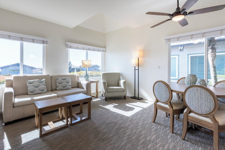 Wave Crest Resort