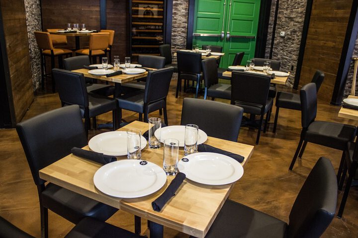 Dining 70 of 78