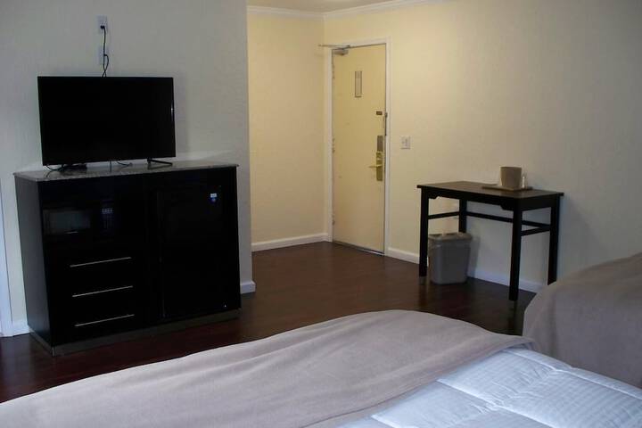 Room 8 of 25