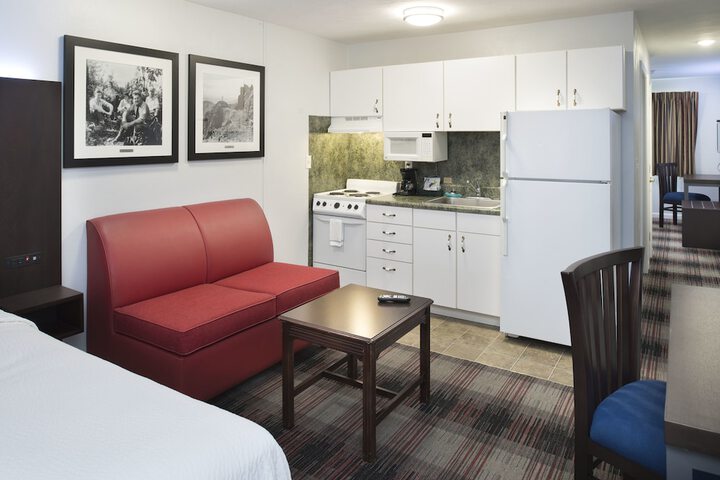 Room 33 of 38