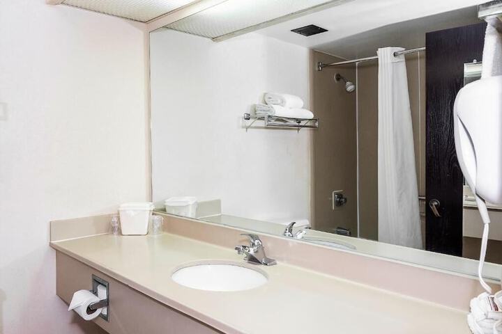 MY HOME & SUITES MADISON
