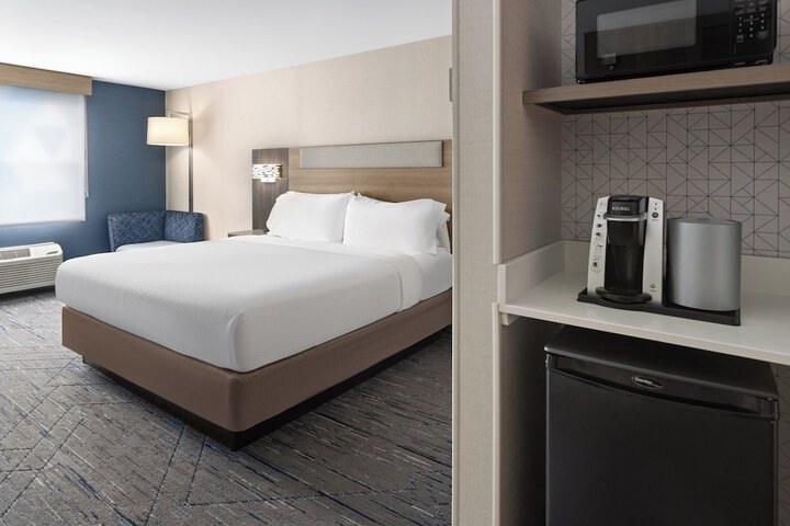 Holiday Inn Express Hotel & Suites Freeport by IHG