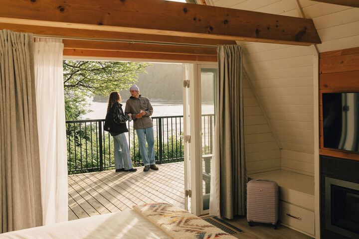 Duffin Cove Oceanfront Lodging