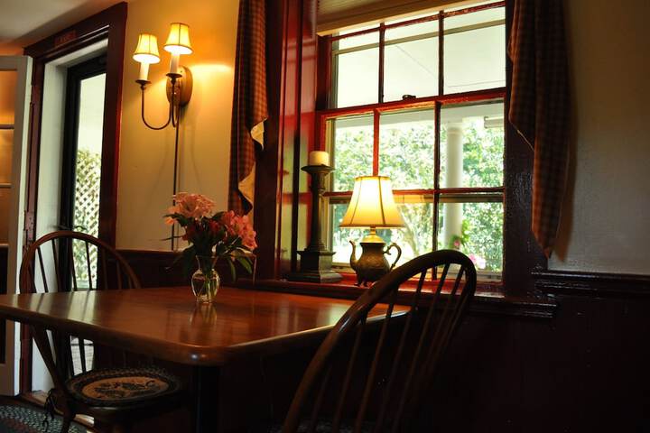 Dining 102 of 121