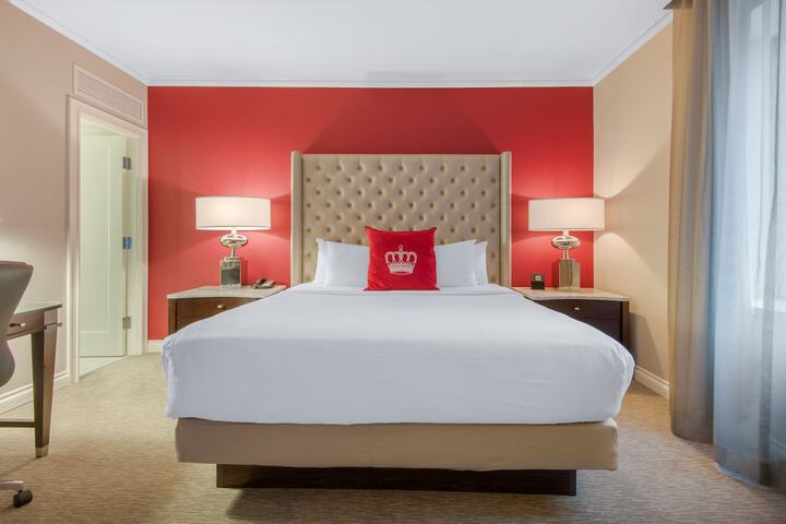Room 42 of 111
