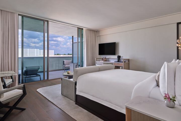 The St. Regis Longboat Key Resort