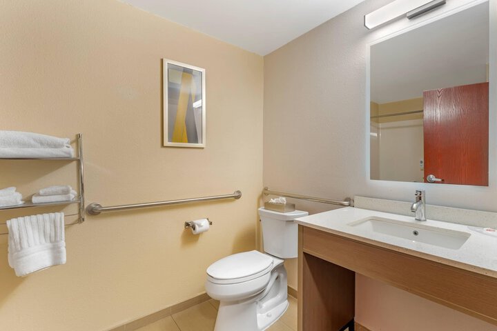 Comfort Suites Pittsburgh Airport