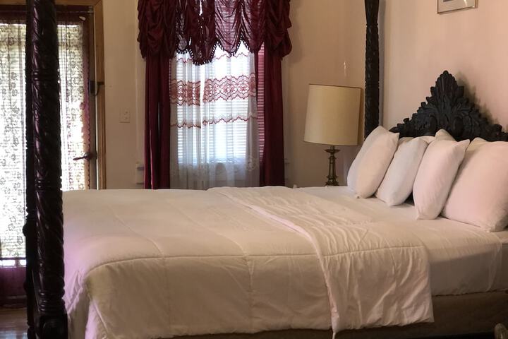 Room 73 of 79
