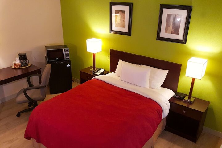 Room 26 of 40