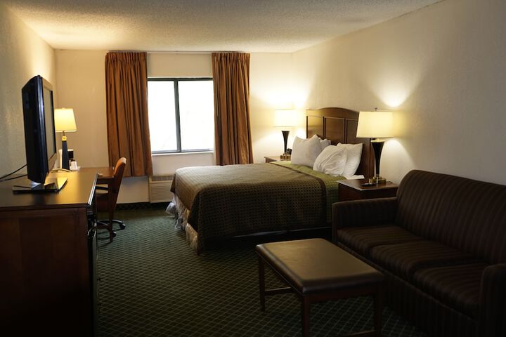 Room 10 of 29