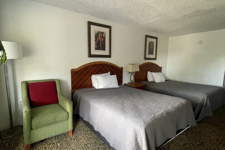 Room 5 of 12