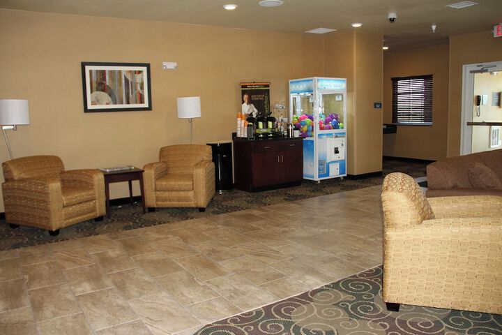 Cobblestone Hotel & Suites – Devils Lake